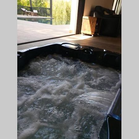Un Petit Coin De Bali Avec Spa Et Piscine Prives Carpentras Eksteriør billede